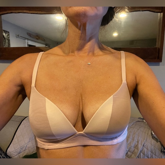 Victorias Secret plunge padded wireless bra (with matching panties -NWOT - Picture 2 of 6